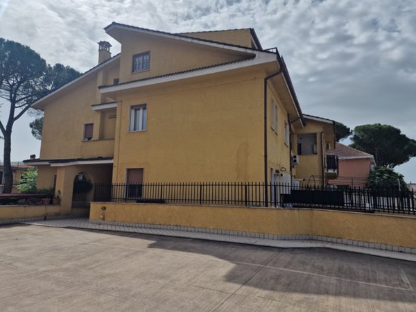 appartamento in vendita a Guidonia Montecelio in zona Villanova