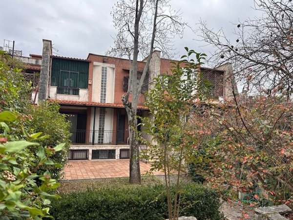 esavano in vendita a Guidonia Montecelio