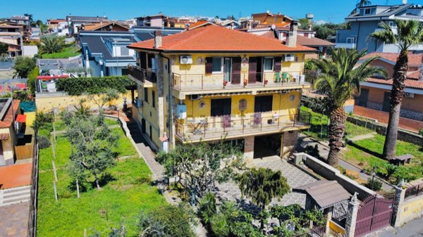 casa indipendente in vendita a Guidonia Montecelio in zona Setteville