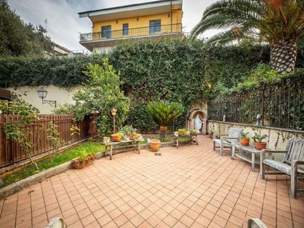 casa indipendente in vendita a Guidonia Montecelio in zona Marco Simone