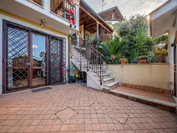 casa indipendente in vendita a Guidonia Montecelio in zona Marco Simone