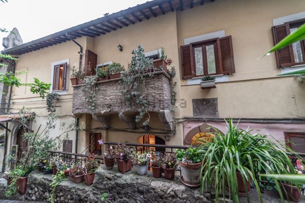 casa indipendente in vendita a Guidonia Montecelio in zona Montecelio