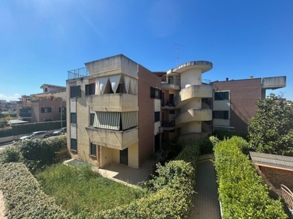 appartamento in vendita a Guidonia Montecelio in zona Guidonia