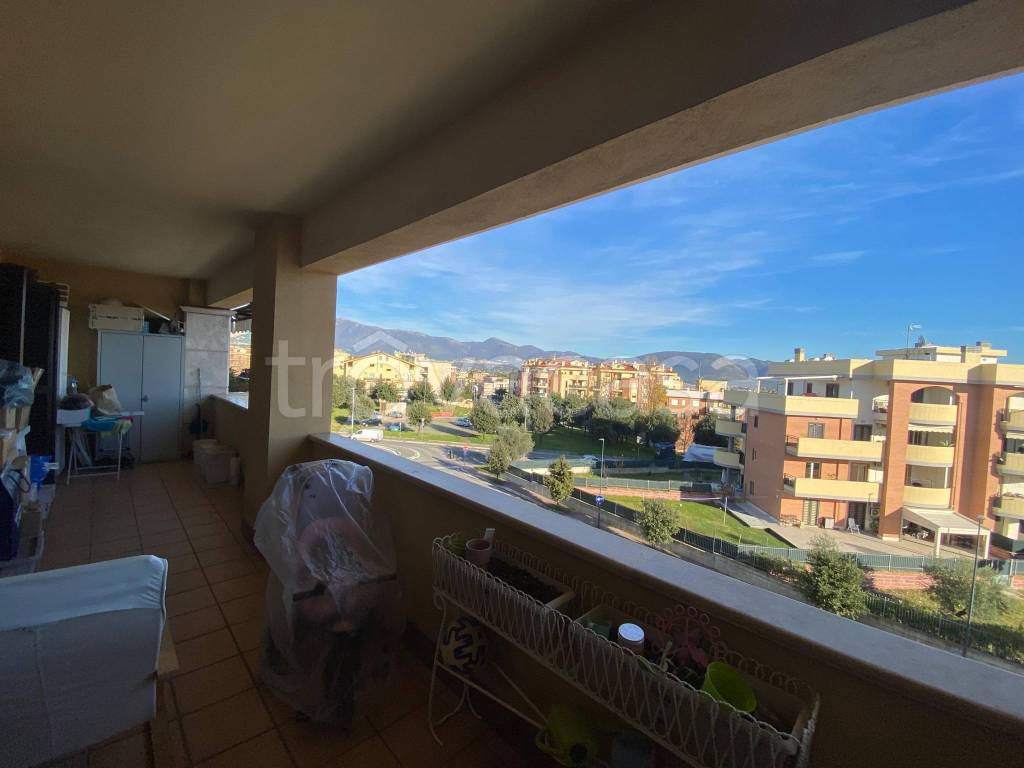 appartamento in vendita a Guidonia Montecelio in zona Montecelio