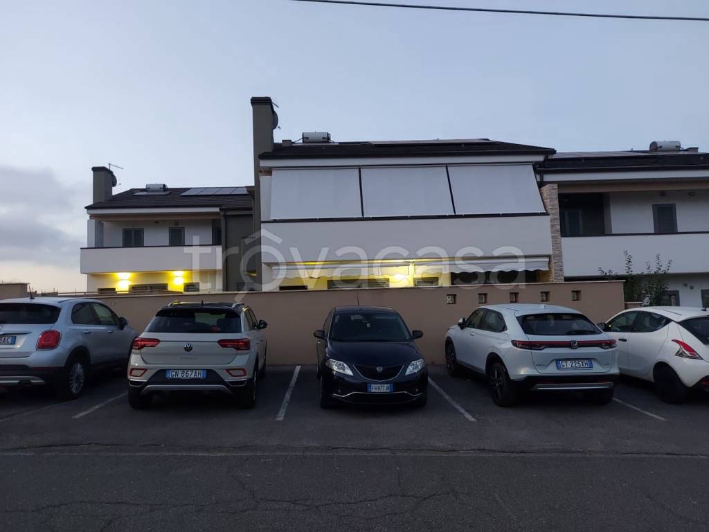 casa indipendente in vendita a Guidonia Montecelio in zona Setteville
