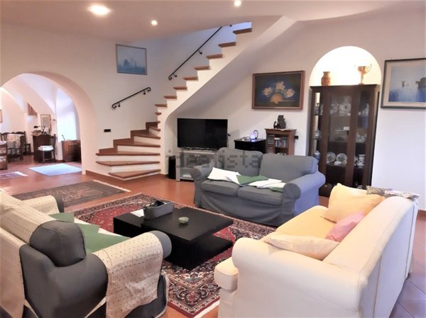 casa indipendente in vendita a Guidonia Montecelio in zona Montecelio