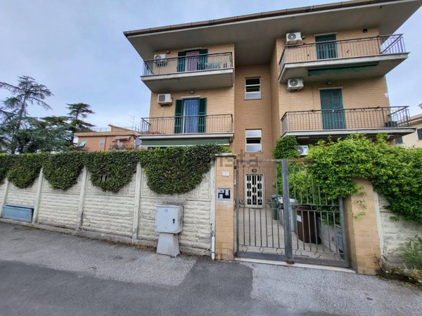 appartamento in vendita a Guidonia Montecelio in zona Guidonia