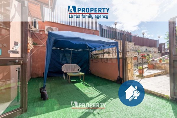 locale commerciale in vendita a Guidonia Montecelio in zona Marco Simone