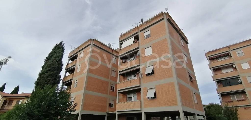 appartamento in vendita a Guidonia Montecelio in zona Guidonia