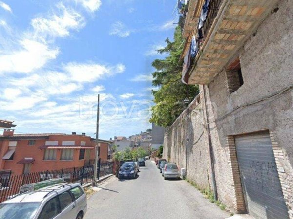 locale di sgombero in vendita a Guidonia Montecelio in zona Montecelio
