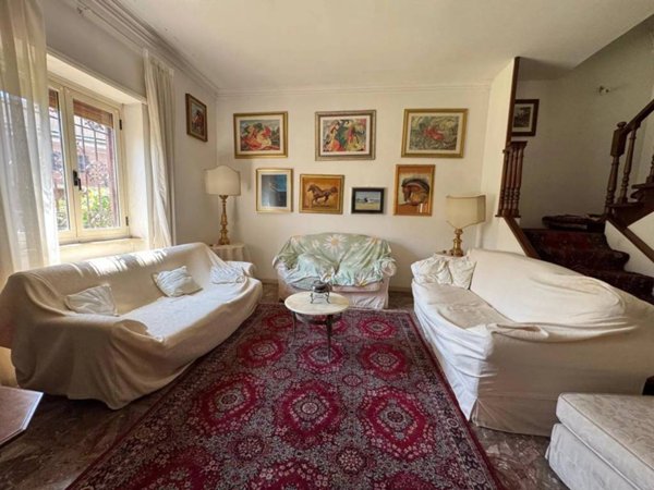 casa indipendente in vendita a Guidonia Montecelio in zona Colleverde