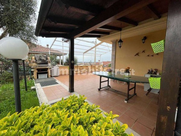 casa indipendente in vendita a Guidonia Montecelio in zona Setteville