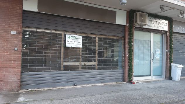 locale commerciale in vendita a Guidonia Montecelio in zona Colleverde