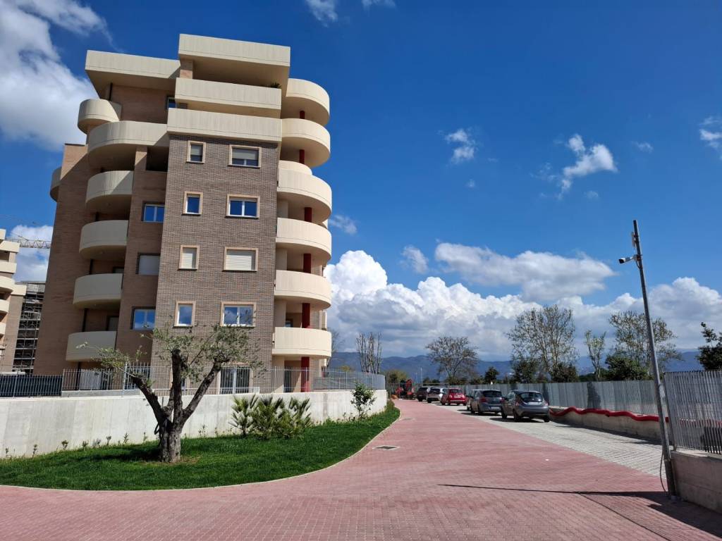 appartamento in vendita a Guidonia Montecelio in zona Colle Fiorito