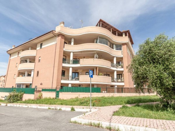 appartamento in vendita a Guidonia Montecelio in zona Setteville