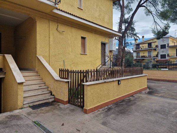 appartamento in vendita a Guidonia Montecelio in zona Villanova
