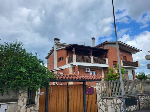 appartamento in vendita a Guidonia Montecelio in zona Villalba