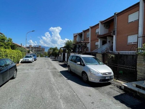 casa indipendente in vendita a Guidonia Montecelio
