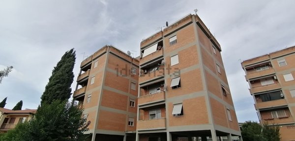 appartamento in vendita a Guidonia Montecelio in zona Guidonia