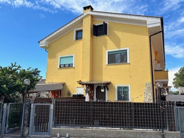 appartamento in vendita a Guidonia Montecelio in zona La Botte