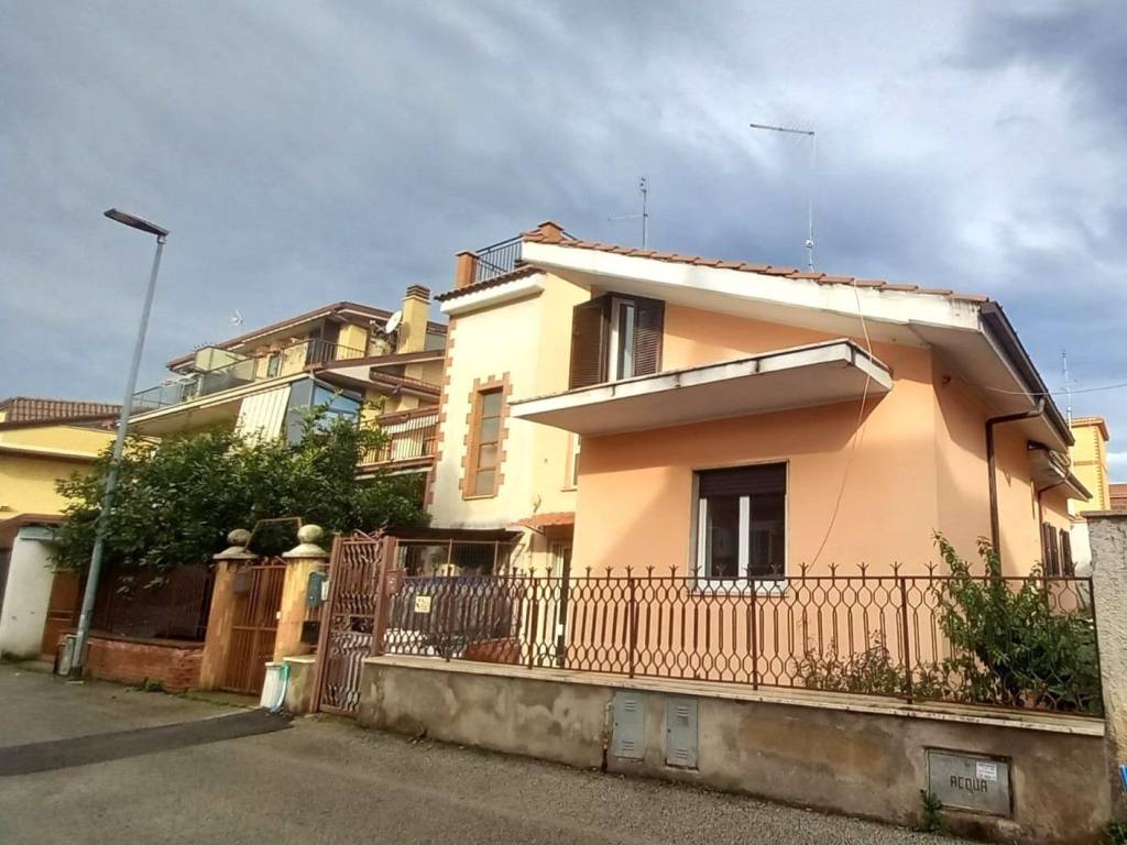 appartamento in vendita a Guidonia Montecelio in zona Villanova