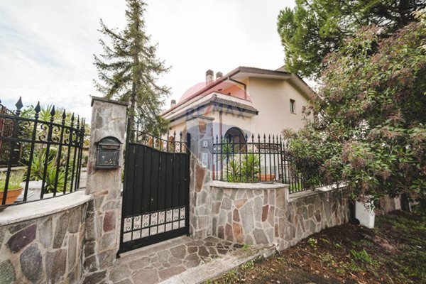 appartamento in vendita a Guidonia Montecelio in zona Pichini