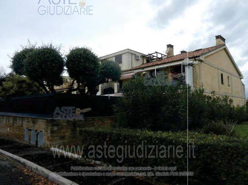 appartamento in vendita a Guidonia Montecelio in zona Marco Simone