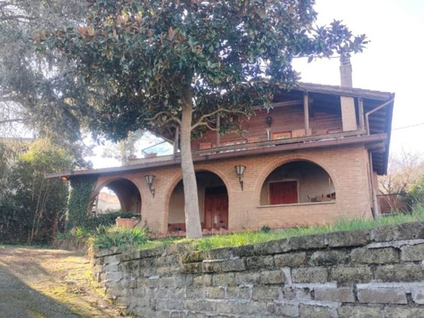 villa in vendita a Guidonia Montecelio in zona Marco Simone