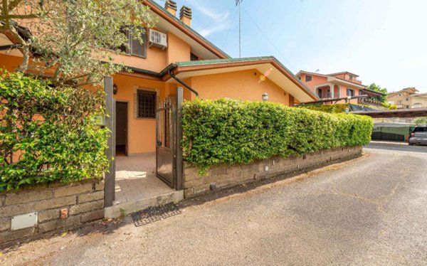 casa indipendente in vendita a Guidonia Montecelio
