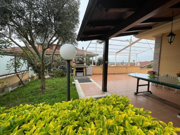 casa indipendente in vendita a Guidonia Montecelio in zona Setteville