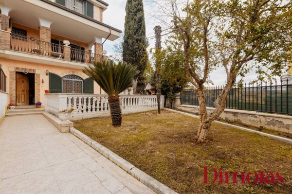 casa indipendente in vendita a Guidonia Montecelio in zona Marco Simone