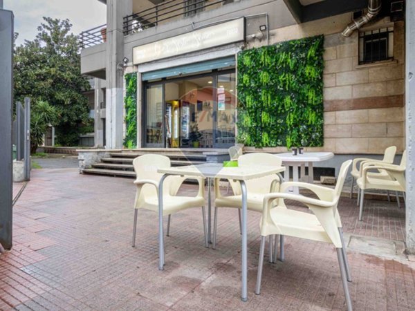 locale commerciale in vendita a Guidonia Montecelio in zona Guidonia