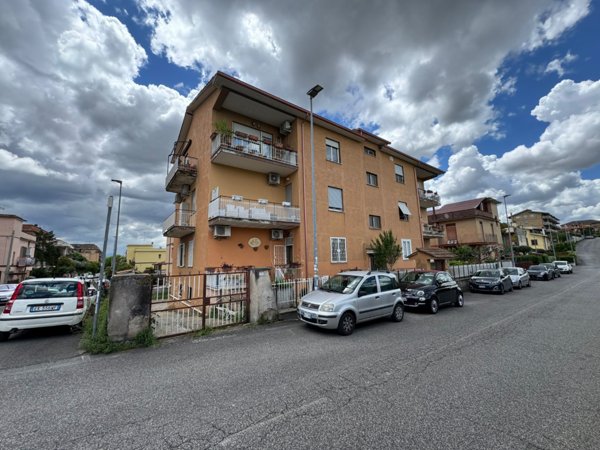 appartamento in vendita a Guidonia Montecelio in zona Setteville