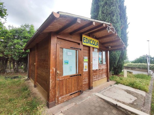 negozio in vendita a Guidonia Montecelio in zona La Botte