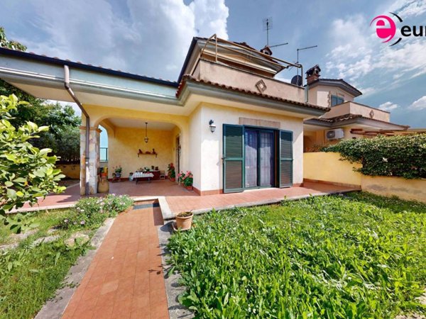 casa indipendente in vendita a Guidonia Montecelio in zona Marco Simone