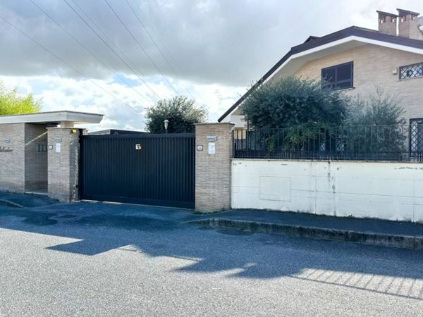 casa indipendente in vendita a Guidonia Montecelio
