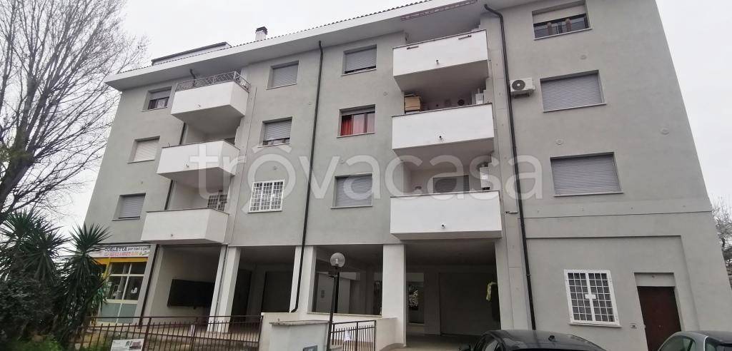 appartamento in vendita a Guidonia Montecelio in zona Guidonia