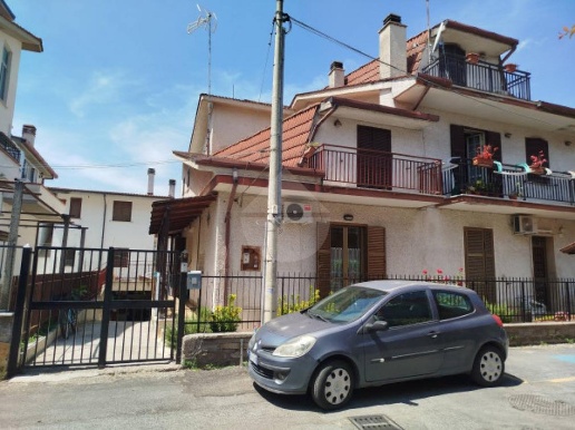 appartamento in vendita a Guidonia Montecelio in zona Villanova