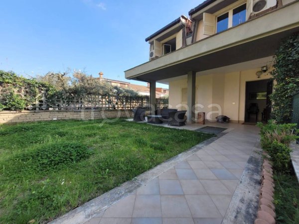 casa indipendente in vendita a Guidonia Montecelio in zona Guidonia