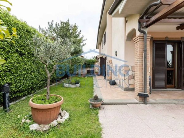 casa indipendente in vendita a Guidonia Montecelio in zona Pichini
