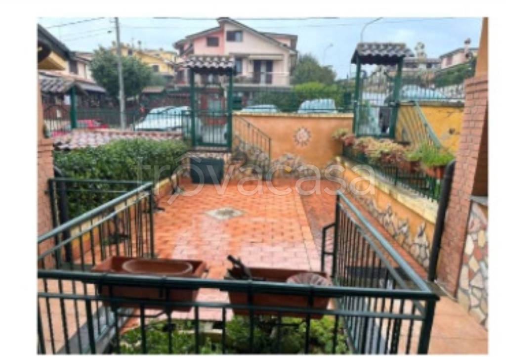 appartamento in vendita a Guidonia Montecelio in zona Pichini