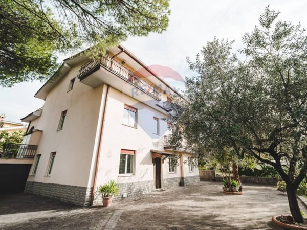 appartamento in vendita a Guidonia Montecelio in zona Pichini