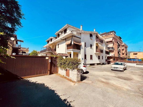 appartamento in vendita a Guidonia Montecelio in zona Villanova