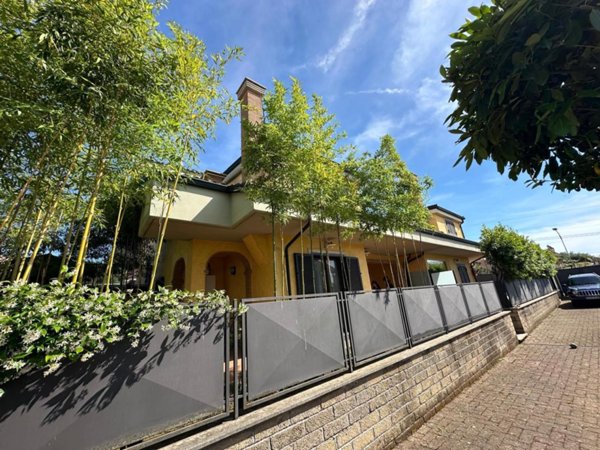 casa indipendente in vendita a Guidonia Montecelio in zona Setteville