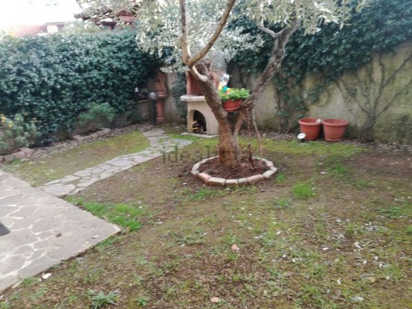 casa indipendente in vendita a Guidonia Montecelio in zona Marco Simone