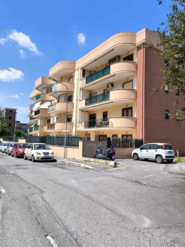 appartamento in vendita a Guidonia Montecelio in zona Guidonia
