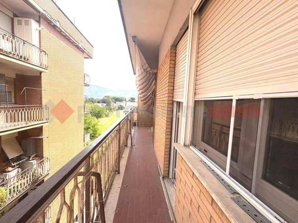 appartamento in vendita a Guidonia Montecelio in zona Guidonia