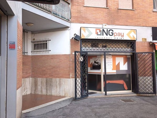 negozio in vendita a Guidonia Montecelio in zona Setteville