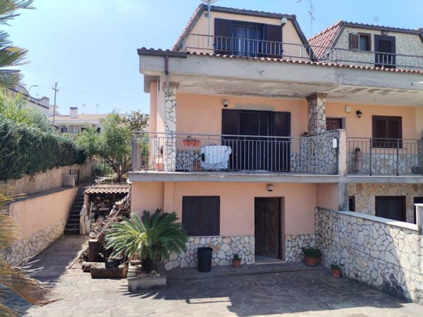 casa indipendente in vendita a Guidonia Montecelio in zona Marco Simone