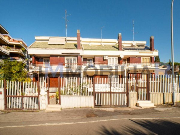 casa indipendente in vendita a Guidonia Montecelio in zona Colleverde